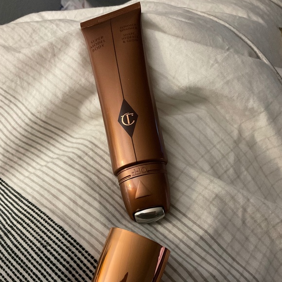 New Charlotte Tilbury Supermodel Body Shimmer Highlight Lotion